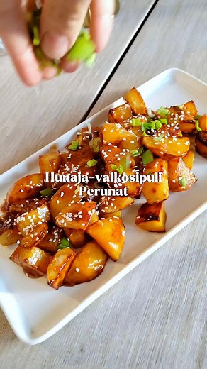Hunaja-valkosipuliperunat: Helppo resepti uunissa