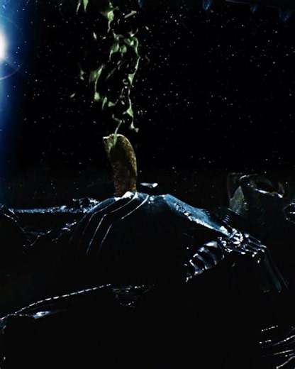 "PREDATOR BETRAYED: Did the Xenomorphs Just INFILTRATE Their Homeworld? 👽💥 #BodySnatcherHorror