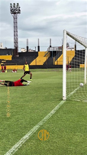 Goles de Marcos Machado y Enzo Avaro en Mitre vs San Martín