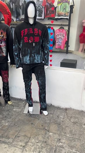 Eithan Clothing | Ropa Urbana RD on Instagram: "New Drop firts Row 2026 Ta fácil 500k la tienda que tenga esos conjuntos que no sea la parita 📲😜🥵🥵✍🏻✍🏻🗽☺️🌪️🗽🗽 #viralrëëls #video #hombres #ropa @firstrowdenim"