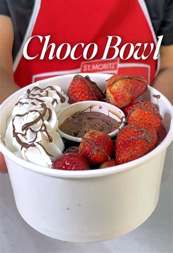 RECETA DE CHOCO BOWL 🍫🍫🍫 RINDE PARA 4 BOWLS Ingredientes: 500 ml de Crema Chantilly Fría 50 g de Leche en polvo 200 g de chocolate con leche de @Chocolates StMoritz 50 ml de Aceite de coco Fresas al gusto (puedes usar otras frutas) ✅ También puedo usar otros Topping como: crema de avellanas, chocolate blanco, chocolate con leche y chocolate Bitter. ##postres##postre##chocobowl##chocobowls##fresasconchocolate