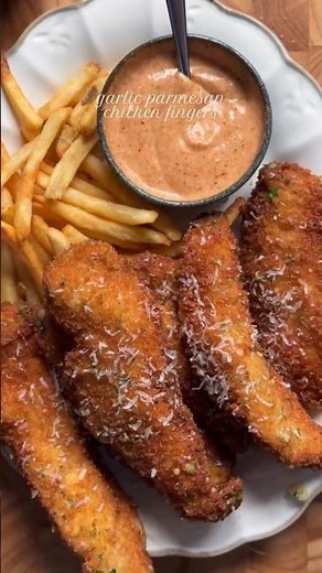 Healthy chicken tenders with chili oil honeydip! #chickentenders #chicken