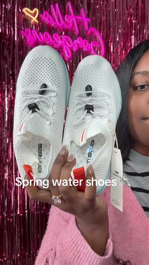 These trainers are perfect for the spring and for water activities and will refresh your closet, comes in an array of sizes and colors. #sneakers #trainers #watershoes