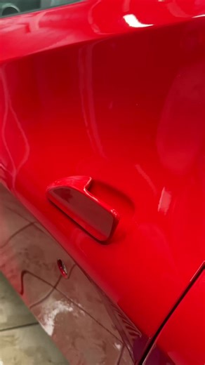 Matte Black Ferrari Handle Pocket: Stealth Protection for a High-Touch Zone 🖤🐎 Handle pockets get scratched fast, and matte black is a perfect way to hide wear while adding a stealth-lux vibe. This clip focuses on precision fitment, bubble control, and edge sealing so the film looks smooth and intentional. It’s reversible protection that keeps the door area looking flawless longer. Would you go matte on a Ferrari—or keep everything gloss? #Ferrari #HandlePocket #MatteBlack #VinylWrap #PPF #Lux