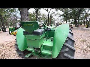 John Deere 820 Tractor