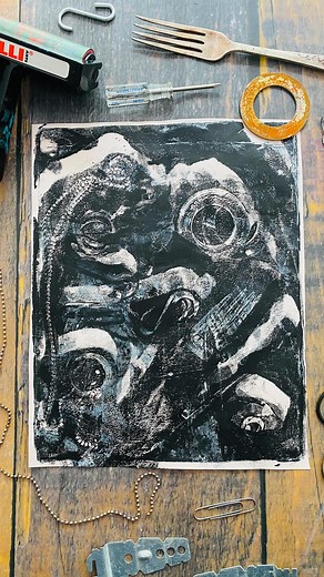 H is for…HARDWARE⚒️ Our awesome mother and son duo Cathy @cathynicholsart and Nick @fartherclothing took gel printing family time to the next level- using hardware from their family junk drawer!👍🏼 We love seeing family come together through Gelli Arts® Gel Printing!🥰 Tag a family member or friend that is like family in the comments to share the love!👇🏼 The ABC’s of Gel Printing Challenge is here! Don’t forget to share your prints by tagging @gelliarts and using the #abcprintingchallenge has