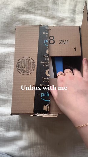 Does anyone else read more when using their ereader? #booktok #bookishcontent #ereader #kindlepaperwhite #unboxing #kindleunlimited #fyp #fypシ