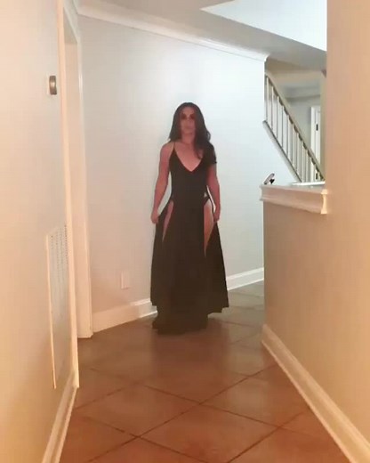 Walk Of A Goddess 😁🥰💕