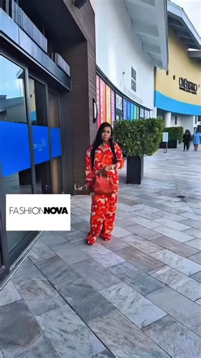 Walking in Purpose 🧡 @FashionNova Wearing Mariposa Satin Wide Leg Pant Set -Orange combo 💥💫 | katrina