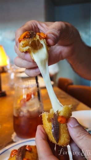 New restaurant just dropped! And it has the most amazing view of Sydney Harbour. Flaminia is the new Italian restaurant by Pilu in Freshwater. It’s located at the Pullman Quay Grand hotel. The menu features 5 port cities in Italy and has antipasti,pasta, secondi and dessert choices for each. . There is one thing you have to order: the mozzarella in carrozza is topped with red pepper sauce and a single anchovy. Tip: do not share this! haha . The raw bar has amazing fresh crudo with a choice of 5 