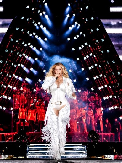 Beyoncé BLACKBIIRD Performance Highlights from Tour