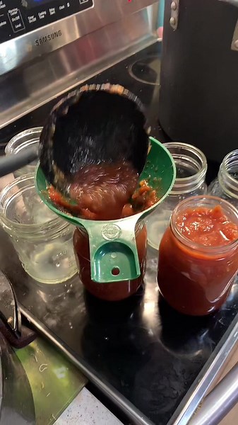 Canning Garden Spaghetti Sauce Tutorial