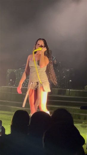 Why Ella Mai Shined on Stage in Los Angeles #viralvideo #shorts #music #style