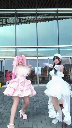 Thank you for so much support in the first video!!! Here’s a clearer version of our OG choreography / dance tut (?) Sua: nikuman Mizi: Merpeeko ##mizisua##alienstagevivinos##dance##vivinos##zombiestage