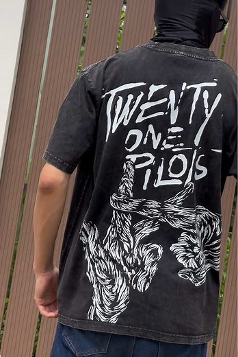 🔥 Tour Rock 2025 Limited Tee 🔥 For the real Twenty One Pilots fans – this Y2K-inspired heavy metal band shirt is more than merch, it’s a piece of the concert itself. 🎶 Double-sided print, washed cotton comfort, and vintage grunge vibes – the perfect fit for your next gig or streetwear look. 🤘#TwentyOnePilots #TourRock2025 #BandMerch #RockTee #VintageBandShirt