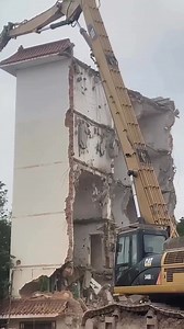 1.7M views · 4.7K reactions | At construction site on Monday. #construction #MondayMotivation #viralvideoシ #nyscchallenge #lagos #italy #reels #travel #tending #Pakistan #india #mexico | pasingby funny | Facebook