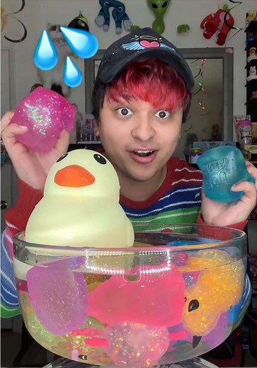 Wet Squishy ASMR: Satisfying Underwater Squishy Squeezes