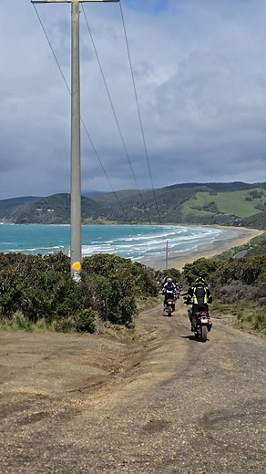 🌊 Ready to take your riding off the beaten track? Last weekend’s 3-day Otways adventure had everything — ocean views, the Great Ocean Road arch, pub lunches, and flowing forest trails. Some of the crew were brand new to off-road riding, and by the end of the trip they were tackling terrain they never thought possible. That’s what Otway Adventure Motorcycles is all about — building confidence, having a laugh, and discovering some of the best riding country in Australia. If you’ve ever wanted to 