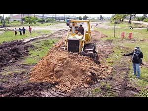 Small vs. Big! KOMATSU D53A and Tiny Mitsubishi Bulldozers Shape a Racing Field