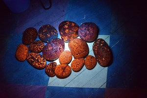 See Video Yooperstones Fluorescent Sodalites 55 Lb Lot Emberlites Lake Superior UV Glow Rocks Large Stones - Etsy