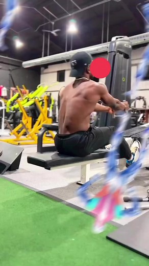 126K views · 808 reactions | How to do seated rows for lats, swinging back and forth while doing seated rows takes away the tention in the lats, stay stable while you row, this shows the end point of your rows #fyp #fitness #gymtips #bodybuilding | Jeremy kakoko | Facebook