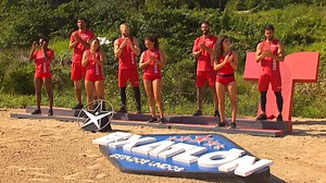 112K views · 3.6K reactions | Una vez más los atletas luchan por ir al Tablero del Dinero y los Rojos ganan por cuarta vez mientras los Azules todavía siguen sin conocerlo. Team Famosos vuelve de su visita al Tablero con $15.000 más. | Exatlón Estados Unidos | Facebook