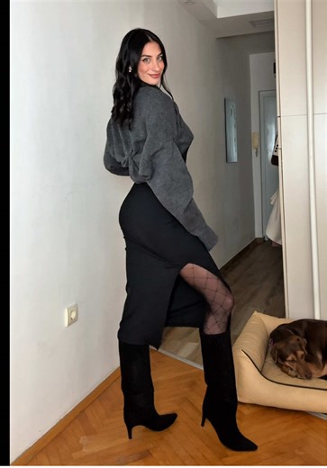 Šta je to statemant komad ? ✨🤌 *To je komad koji je zaista upadljiv i nosi celokupni autfit. *Pravi “Wow” efekat iako su ostali komadi vrlo jednostavni. Primeri nekih dobrih statemant komada mogu biti: -Jakna jakog kroja -Upečarljiv kaput -Masivna ogrlica ili čizme specifičnov dizajna 🤌