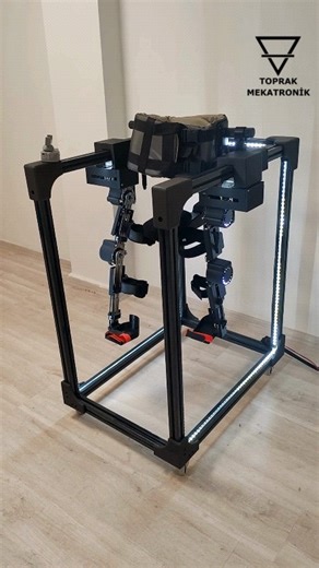 Mover Basic Robotumuz sizlerle. Adaptif kontrol teknolojimizi ailelerden gelen talep üzerine ev kullanımına uygun şekilde geliştirdik. Bu robot ile doğal yürüme simülasyonu kullanıcıya göre tabletten ayarlanabilir. Kullanıcıya uyum sağlayan yapısı ile konforlu ve tekrarlanabilir hareket desteği sağlar. #yürümedesteği #serebralpalsi #dışiskelet #fizyoterapi | Toprak Mekatronik