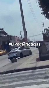 #ElPoderNoticias ATAQUE EN PLENA CALLE. www.ElPoderNoticias.com Hombres armados dispararon contra el conductor de un auto en movimiento. La víctima perdió el control y terminó chocando contra un poste. La violencia ya ocurre sin importar la hora ni el lugar. | El Poder Noticias
