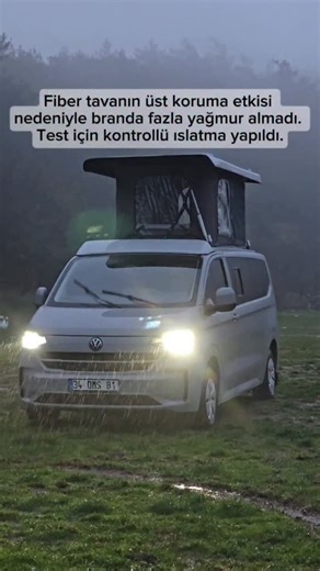 Arsima Karavan on Instagram: "Yeni VW T7 ve Ford transit Custom elektrikli pop-up tavan uygulamamızda, yağmur, rüzgâr ve günlük kullanım koşulları düşünülerek tasarlanan karavan detaylarımızdan kısa bir kesit. • Sineklikli pencere sistemi • Açılabilir karavan pencereleri • Fiber tavanın yağışa karşı üst koruma etkisi • Branda için kontrollü su testi Tüm uygulamalarımız, emanet bilinciyle ve uzun süreli kullanım esas alınarak üretilmektedir. 🔧 Teknik Özellikler Kumandalı elektrikli açılır tavan 