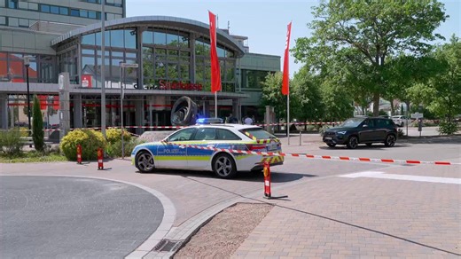 Germersheim: 75-Jähriger zündet Flüssigkeit in Bankfiliale an