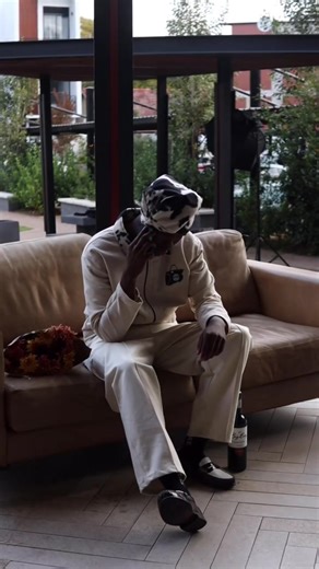 Exploring Fool’s Love: Style and Creativity