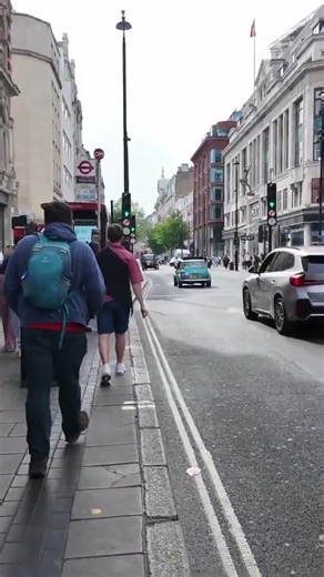 Walking Tour London – Oxford Street 4K Ambience