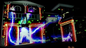 Check Out This Awesome Halloween GHOSTBUSTERS Projection Show! — GeekTyrant