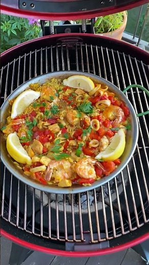 Paella vom Grill | Paella Rezept | Die Frau am Grill