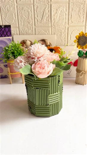 Diy flower vase 🧿💕 #craft #craftideas #satisfying #youtubeshorts #artscraft #homedecor #artscraft