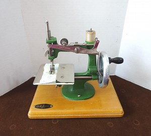 Grain Working Toy Sewing Machine With Original Case From England. Cast Iron on Hardwood Base, Crank Handle, Vintage Pretend Play, Upcycle - Etsy
