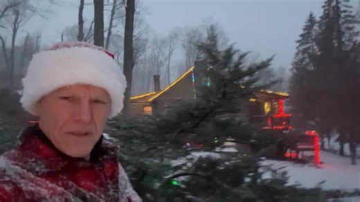 It’s the start of a snowy ☃️❄️Merry Christmas🎅🏻🎄 weekend here at Walkabout Creek 🤠 | Paul Maloney