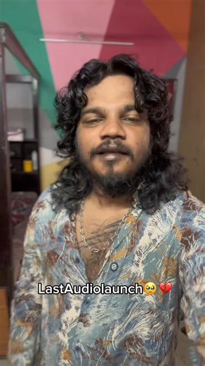 karthick N on Instagram: "Enaku 🎬CINEMA naale nethaana Vaathiyare🥹🔥 Enga Annan Thalapathy❤️ Enga parthaalum ipo avaruthaan edit panni Edit edit panni ivanunga videos ah pottu nambalaala tears 😭 ah control panna mudila Yepdi athu avlo seekram yellathaiyum vitu porathu nu soldrathu Antha Malaysia audio launch la avlo peru yebhaaa😍 athellaam Yepdi thaan vittu poga manasu varutho therila enga annanuku Po na😔 . #peterk003 #thalapathy #jananayaganaudiolaunch #emotions #thalapathyvijay"