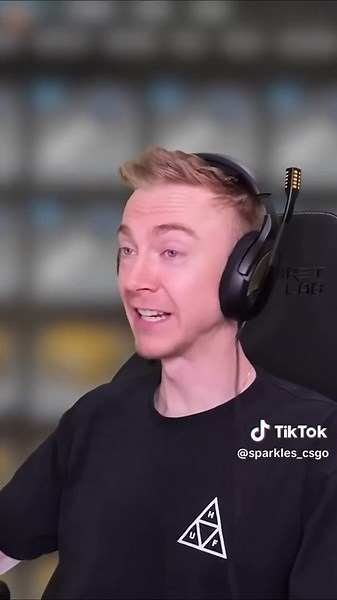 1000 Riptide case opening #cs2 #csgo #cs2moments #csgoclips #sparkles #sparklescsgo