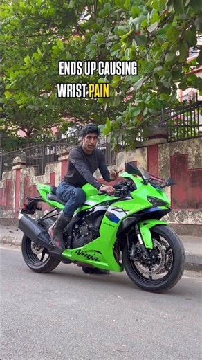 Kawasaki Ninja ZX-6R riding position explained I How to sit on a supersport I BikeWale explains