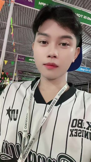 Video của Pon Loi Nhoi (@pon.loi.nhoi) với bản nhạc nhạc nền - 𝑩𝒂̆́𝒑 - Nghiện mỳ cay🤤