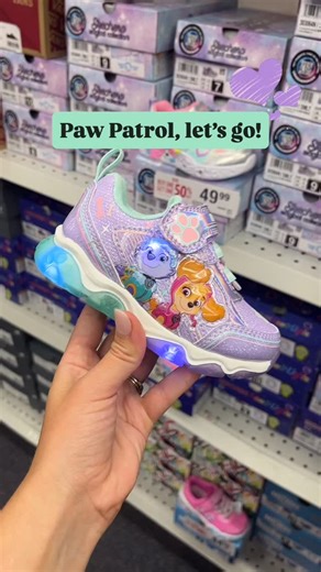 Paw Patrol, let’s go! Skye and Everest motion-activated light up...