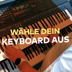 Du kannst jetzt das Jazzquartett und das Symphonieorchester mit einem einzigen Knopfdruck steuern. Mit einem neuen Keyboard wirst du sowohl ein Dirigent als auch ein makelloser Multi-Instrumental-Musiker zugleich werden. | MUZIKER.de