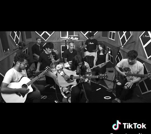 Experience the magic of Kuma Sagar's latest masterpiece, the 'Ma' song, exclusively on our YouTube channel #MantraLiveSession #SeasonV #TalentedBand #SoulfulRendition #designedinnepal #nepalibrand #mantra #mantraguitar #whatsyourmantra #nepalibrand #musicians #change #connect #build