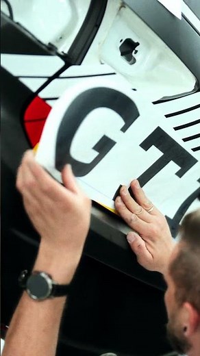 Exclusive BTS: New Livery for the Golf GTI Clubsport 24h – Getting ready to hit the track in style!