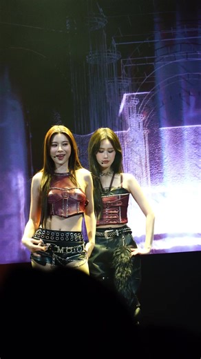KAO and Jane Cover 'I Love You 3000' Live in Taipei
