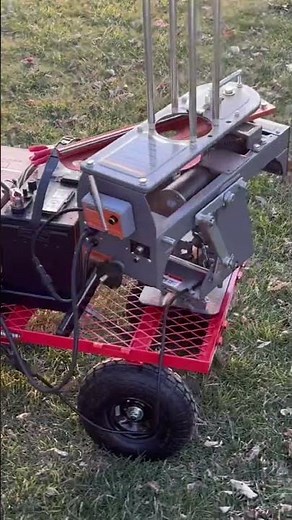 Champion Wheelybird 2.0 Trap Thrower w/ Wobble Base on Utility Yard Cart #claypigeons #trapshooting
