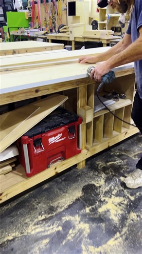 Putting in work. #nashvillecoach #coach #bus #tourbus #travel #traveling #motorhome #rv #bus #interior #luxury #nashville #music #travel #traveling #rv #motorhome | Nashville Coach