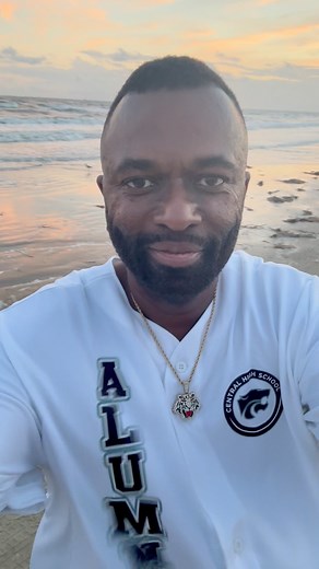 #deweyallen #movieproducer #mysidepiece #DoItBig #tubi #WeInMotion #loveme #loveislove | Dewey Allen